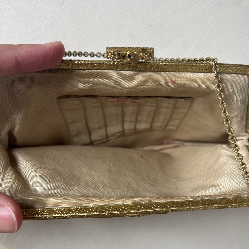 Vintage Needlepoint Evening Purse With Gold‎ Chain Floral Pattern - Picture 6 of 10